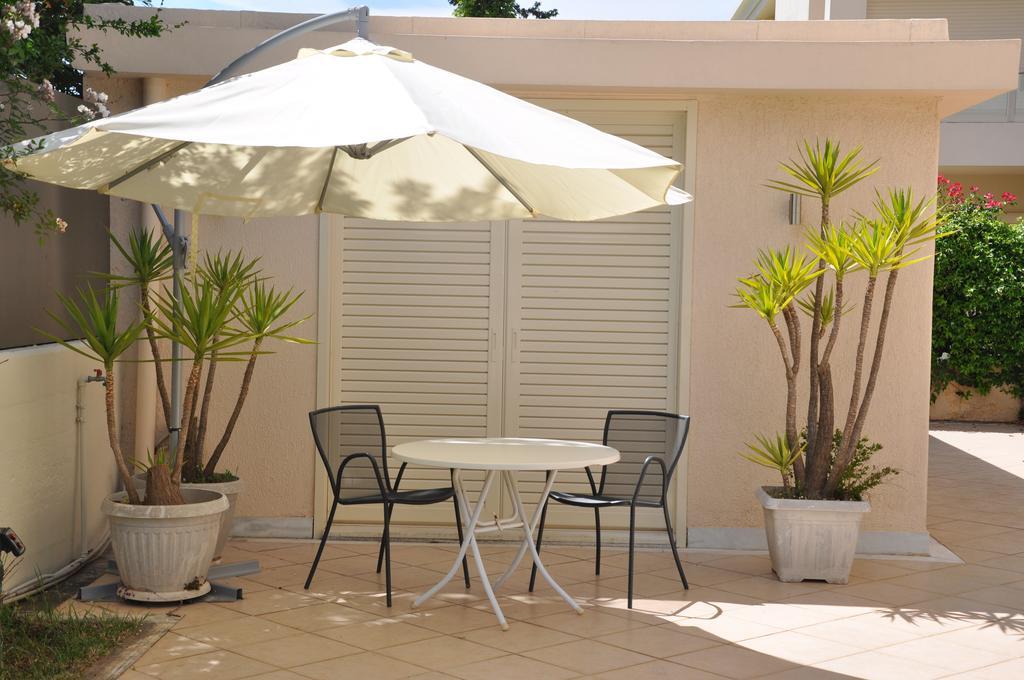 Cosy Studio With Garden / Individual Apartment Atenas Exterior foto
