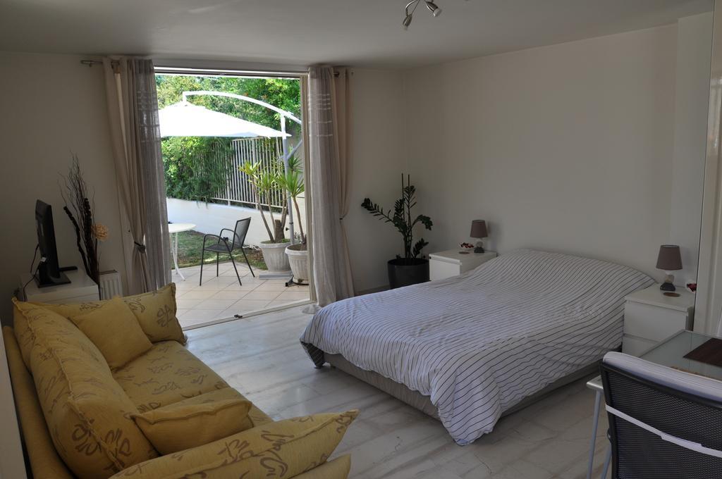 Cosy Studio With Garden / Individual Apartment Atenas Exterior foto